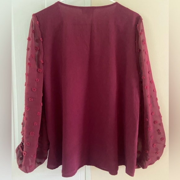 &Merci Fall Cranberry Wine blouse with beautiful detailed sleeves Size Large - Picture 4 of 7